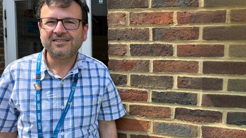 Dr Hamid consultant psychiatrist visits Cheam Baptist Church as part of neighbourhood health project